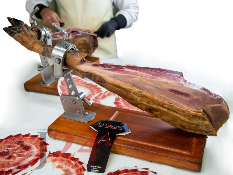 Хамон де Бейота Делагон, иберико, 2 кг (20х100 гр), ручная нарезка, Гихуэло   Хамон де Бейота Делагон, иберико, 2 кг (20х100 гр), ручная нарезка, Гихуэло