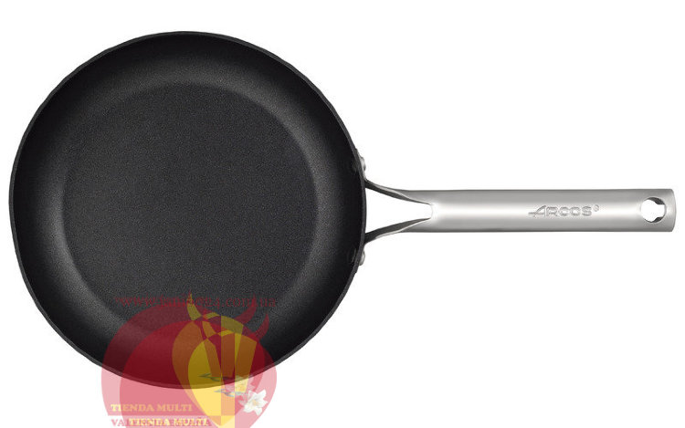 Набор для кухни Аркос. 2 кастрюли, 2 сковороды, вок, ковшик.